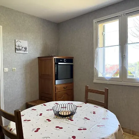 Charmante Maison, Terrasse, Animaux Admis - 4 Pers. - Fr-1-616-563 * Clermont-de-Beauregard